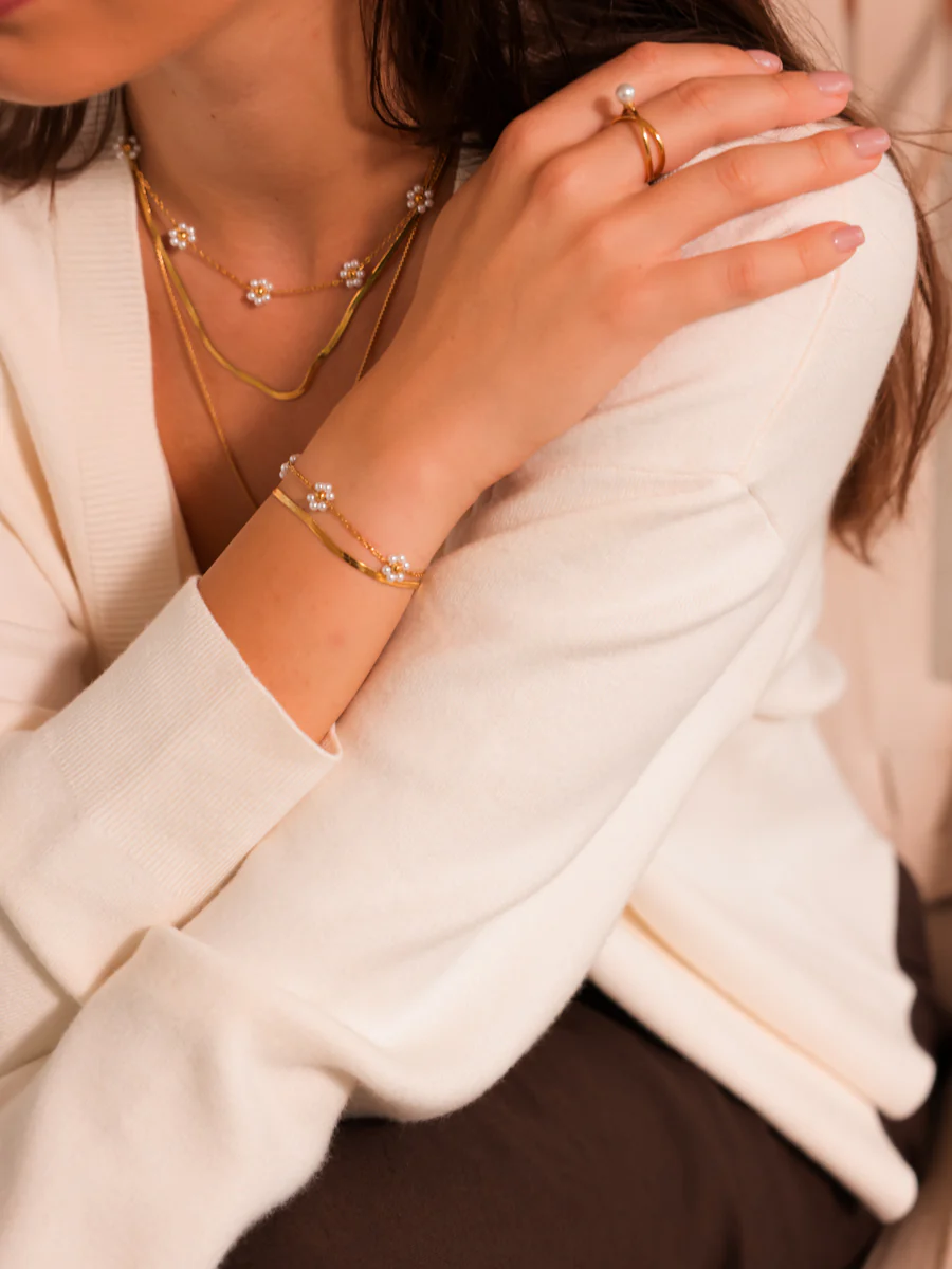 Blossom Moment White ARMBAND - Image 2