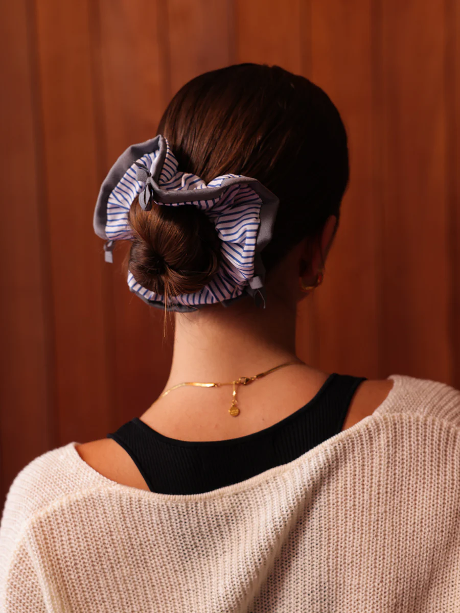 Bow Dream Navy-striped Scrunchie - Image 3