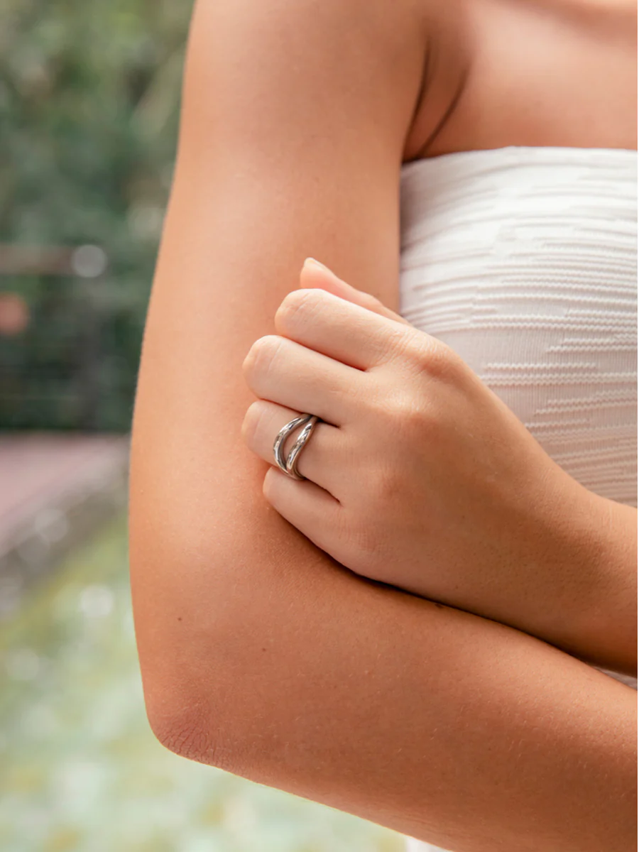 Chic Wave Ring - Image 10