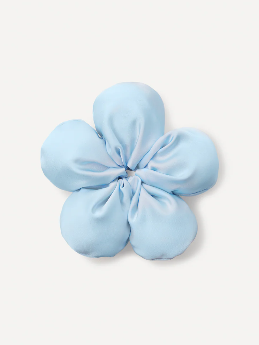 Cream Blossom Scrunchie - Image 10