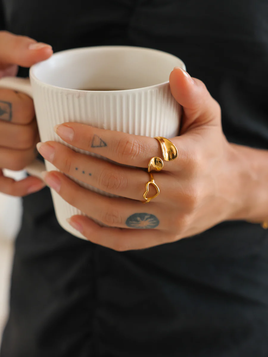 Curved Elegance Ring - Image 5