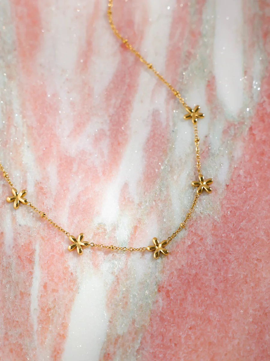 Dainty Flower Kette - Image 4