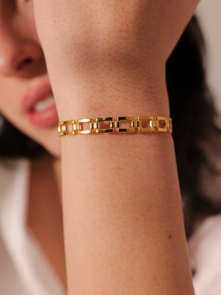 Dainty Loop Armcuff - Image 2