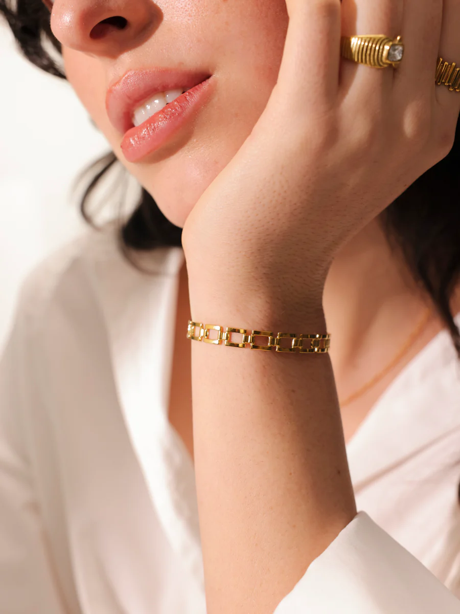 Dainty Loop Armcuff - Image 3