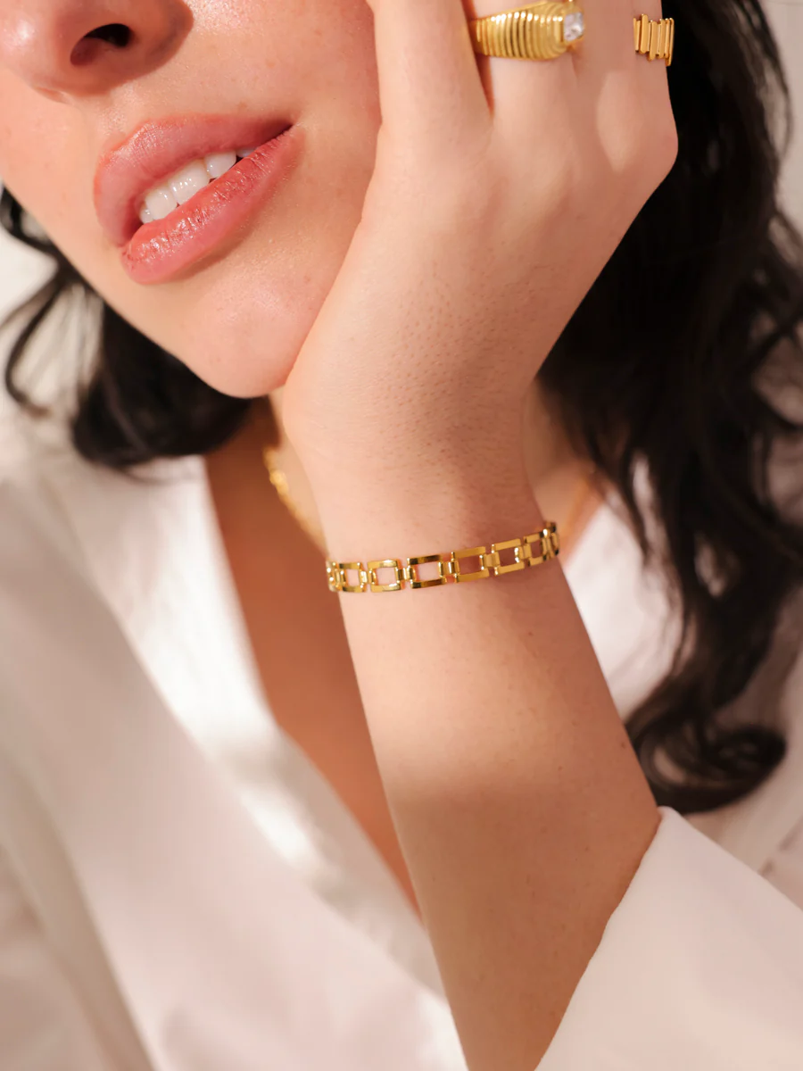 Dainty Loop Armcuff - Image 5