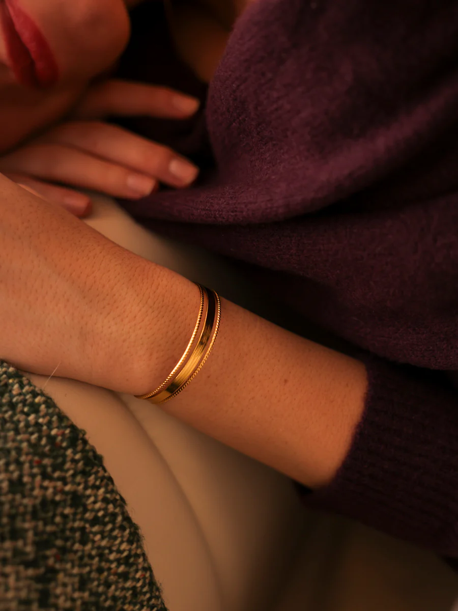 Delicate Edge Armcuff - Image 2