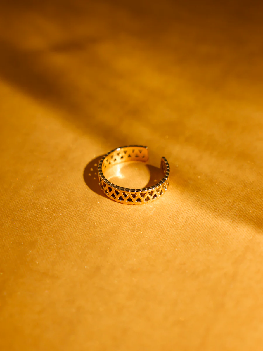 Delicate Texture Ring - Image 4