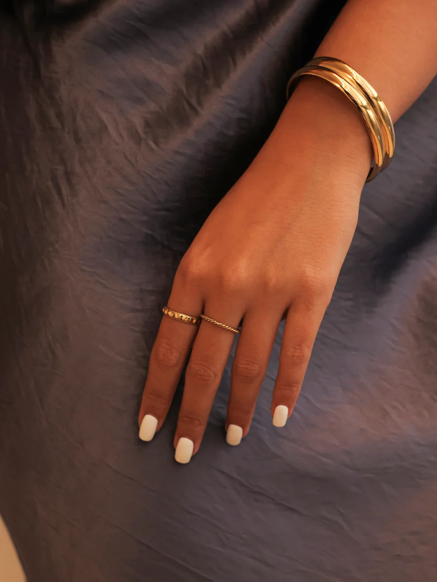 Elegant Twisted Ring - Image 2