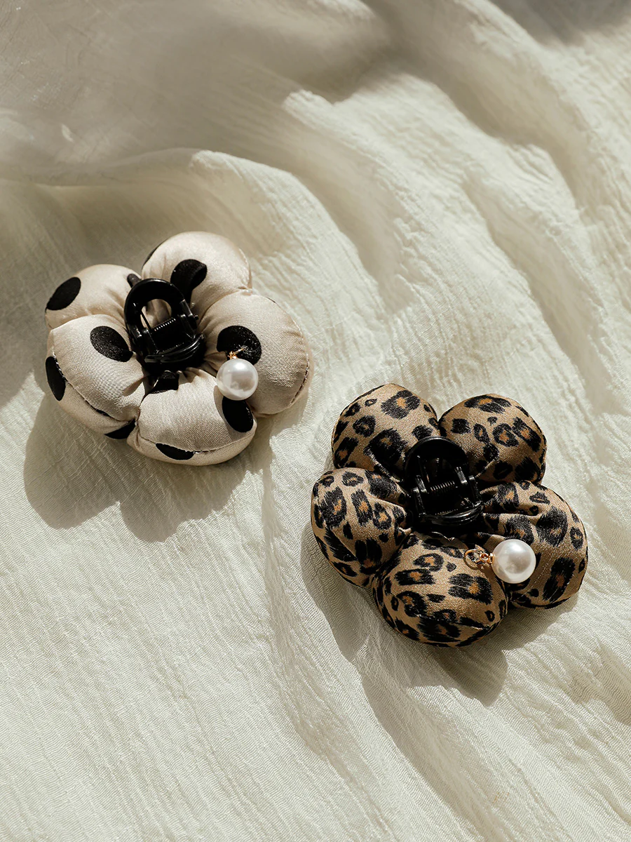 Floral Grace White Haarklammer - Image 3