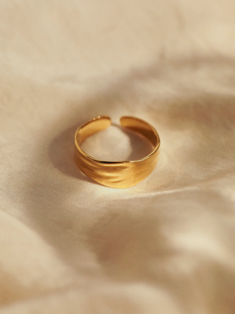 Flowing Grace Ring - Image 4