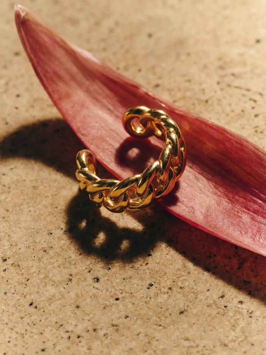Gentle Twist Earcuff - Image 4