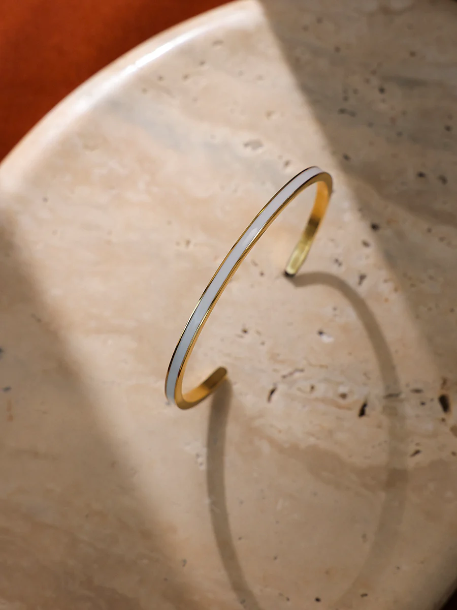 Gleaming Line Armcuff - Image 4
