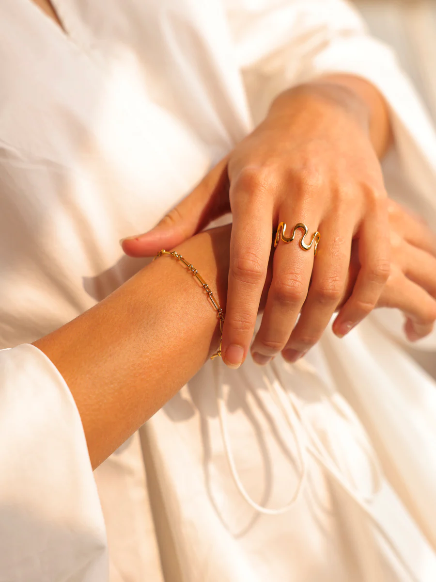 Graceful Wave Ring - Image 5