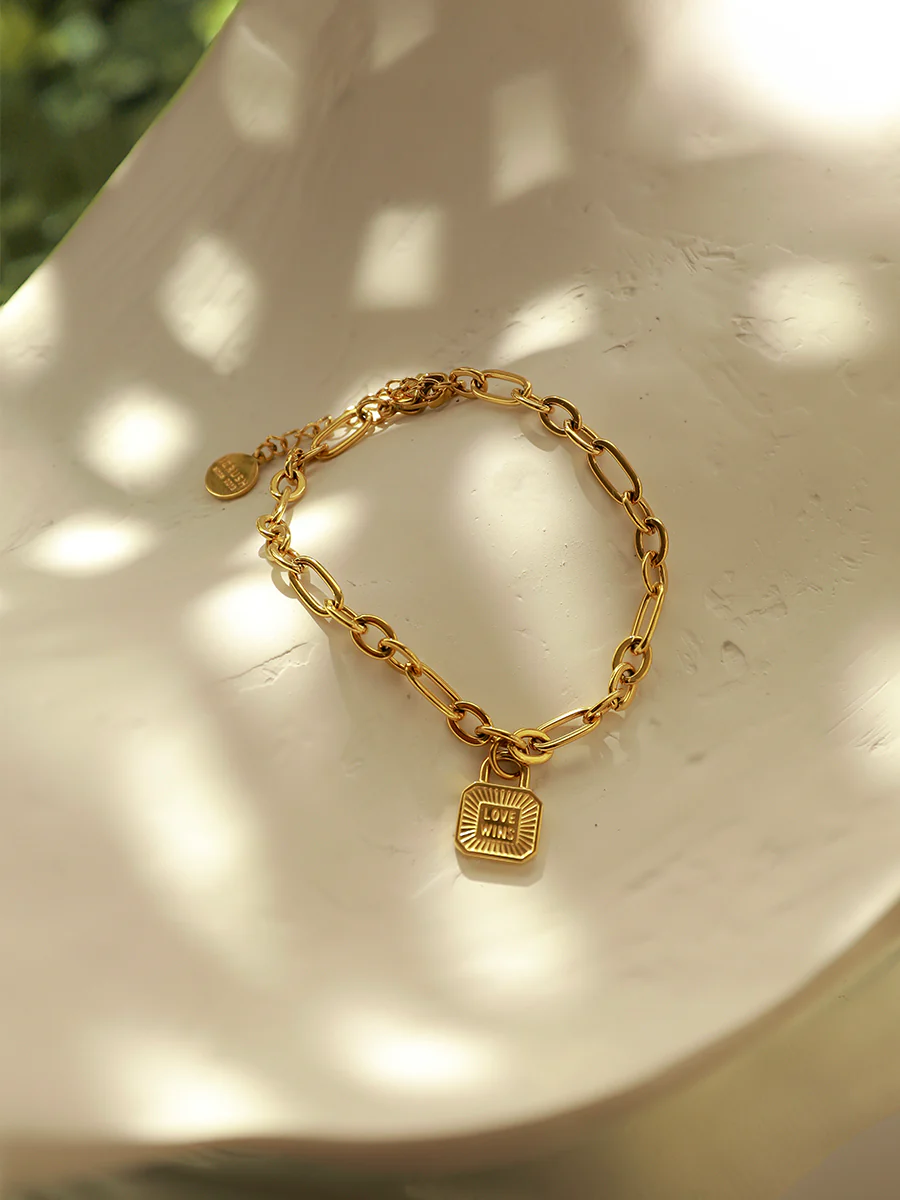 Love Wins ARMBAND - Image 4