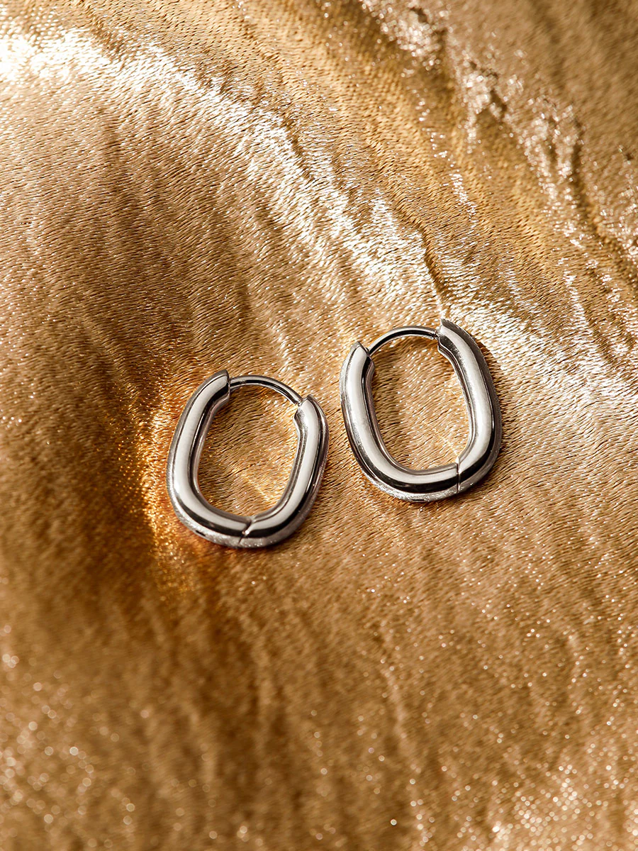 Mini U Hoop Ohrringe - Image 11