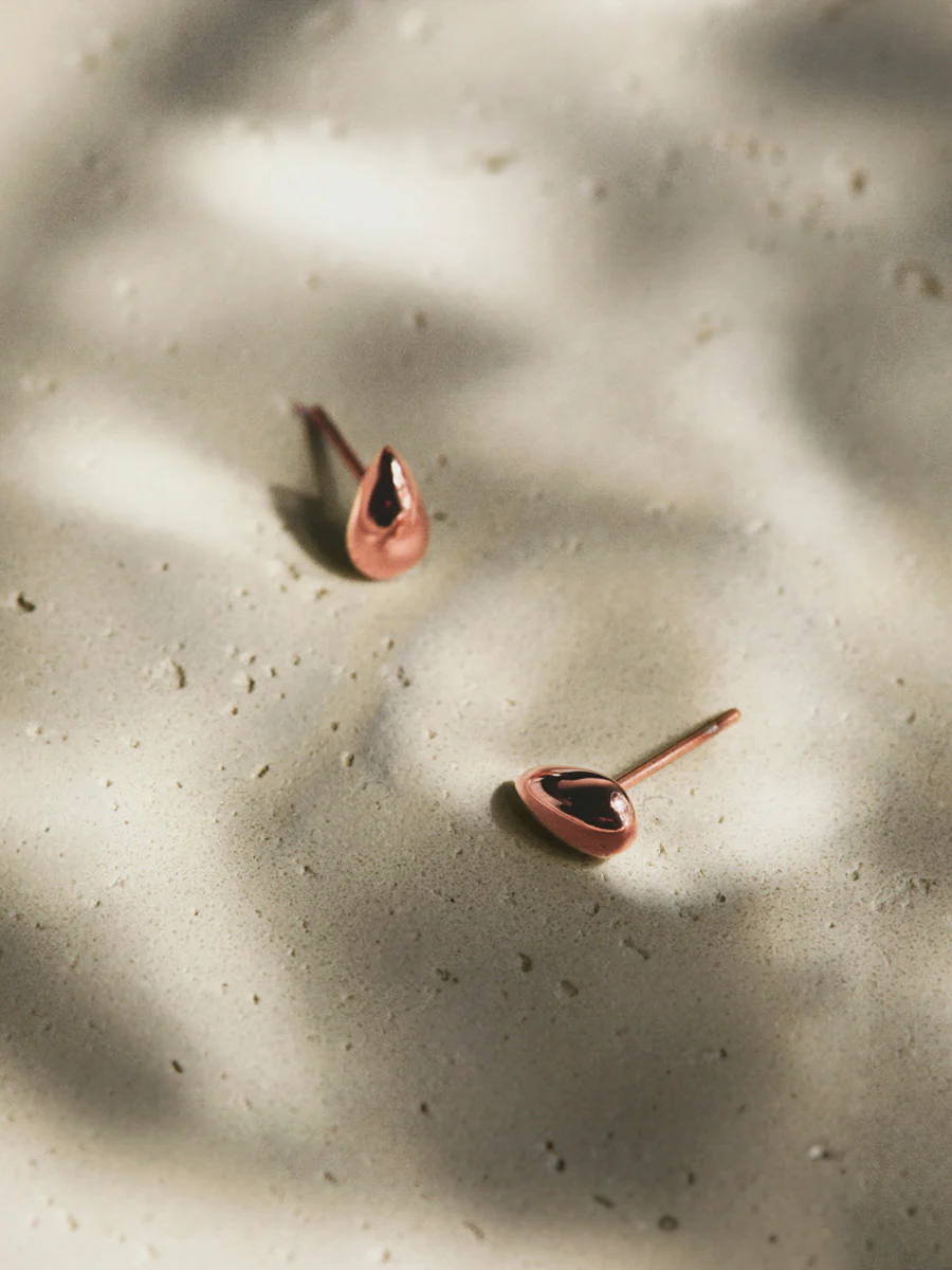 Minimalist Droplet Ohrringe - Image 12