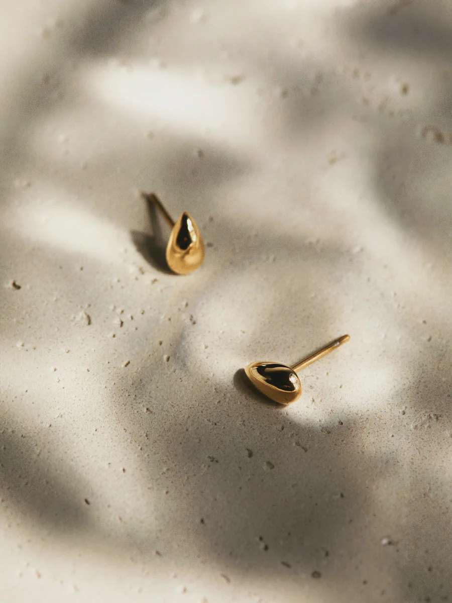 Minimalist Droplet Ohrringe - Image 5