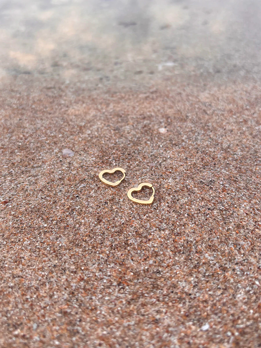 Minimalist Heart Ohrringe - Image 4