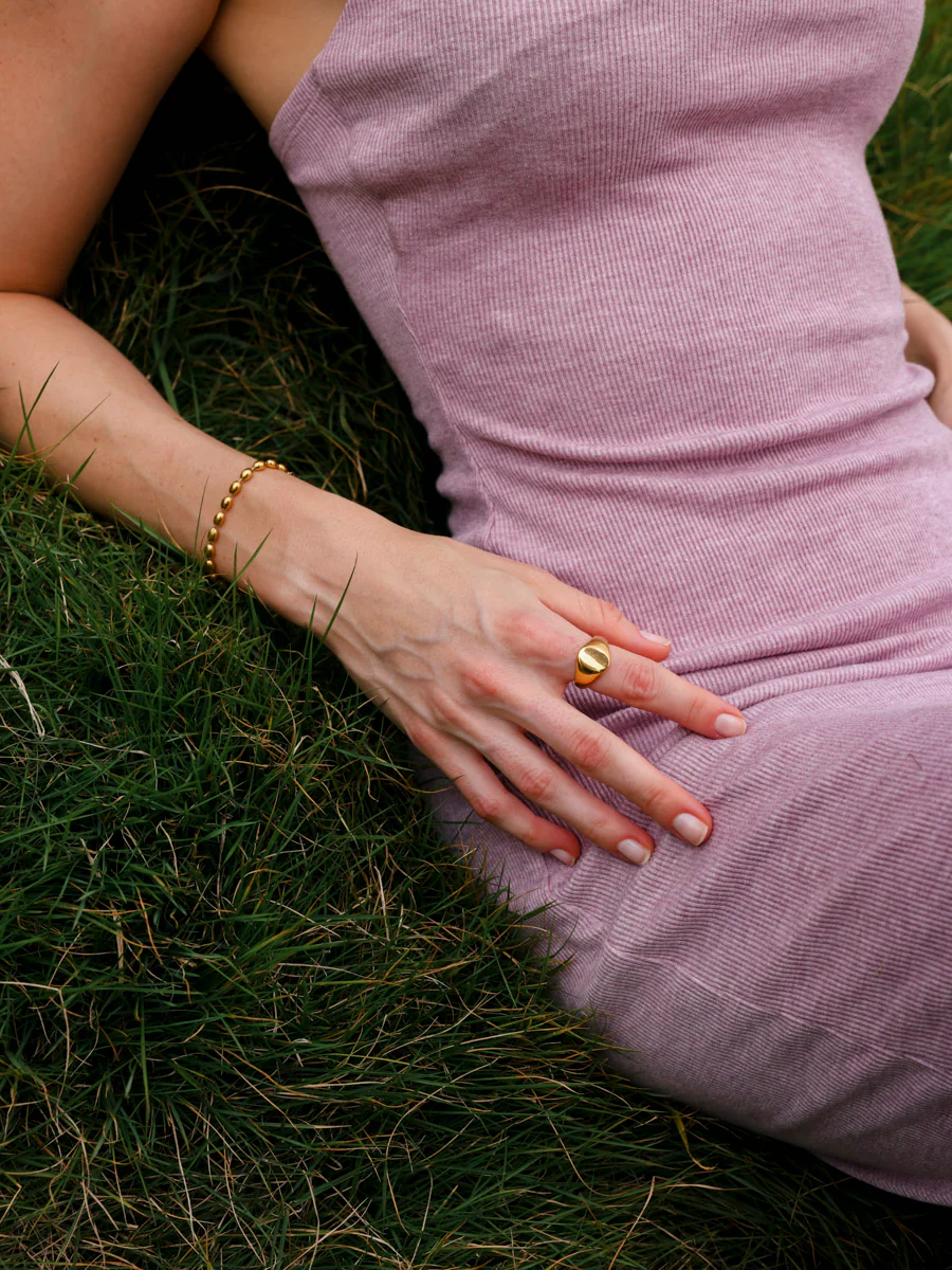 Minimalist Oval Ring - Image 3