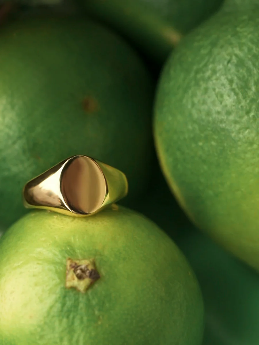 Minimalist Oval Ring - Image 4