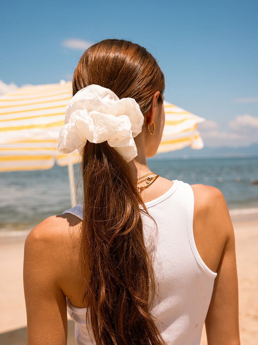 Puffy Lace Scrunchie White - Image 3