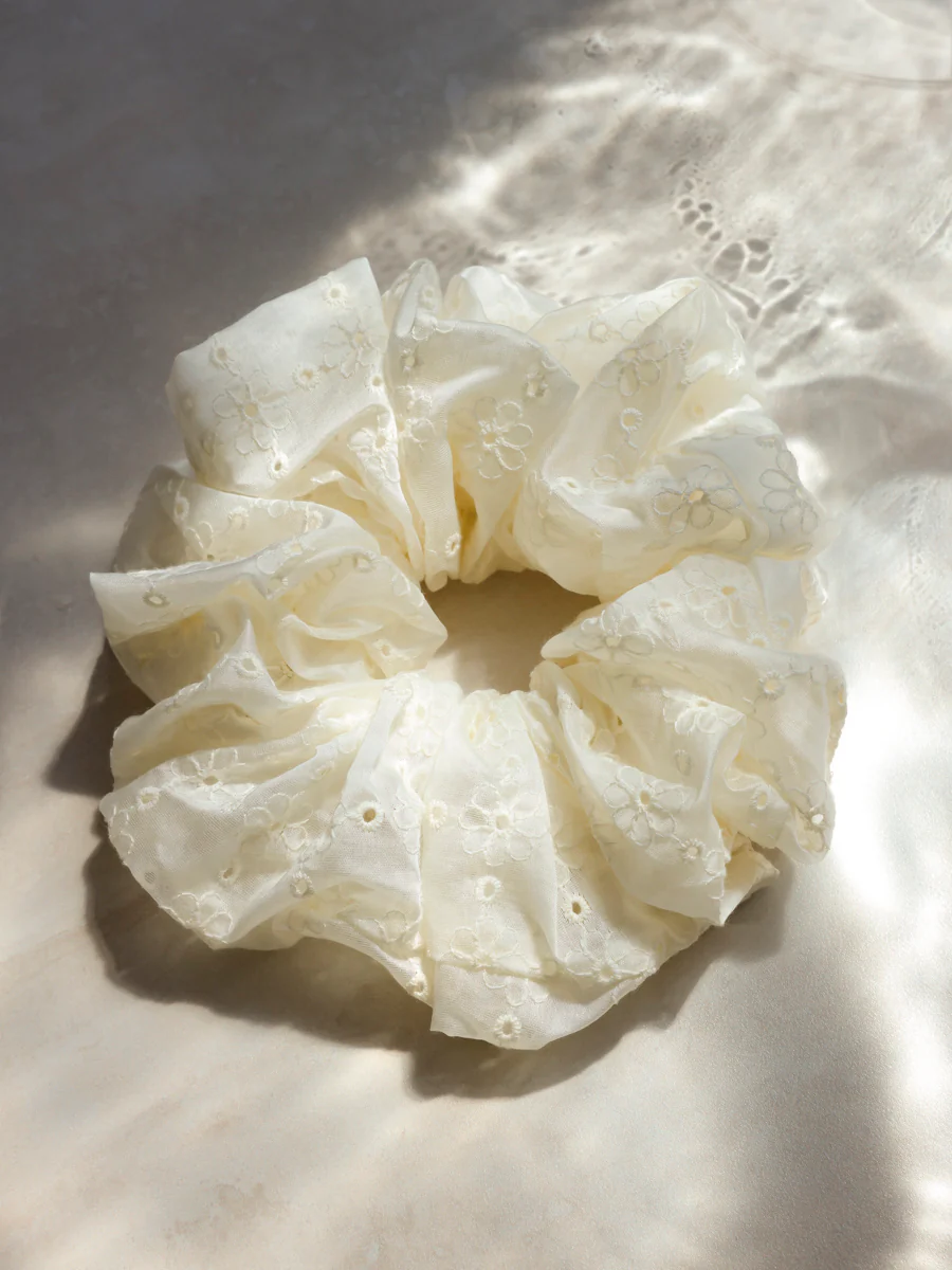 Puffy Lace Scrunchie White - Image 4