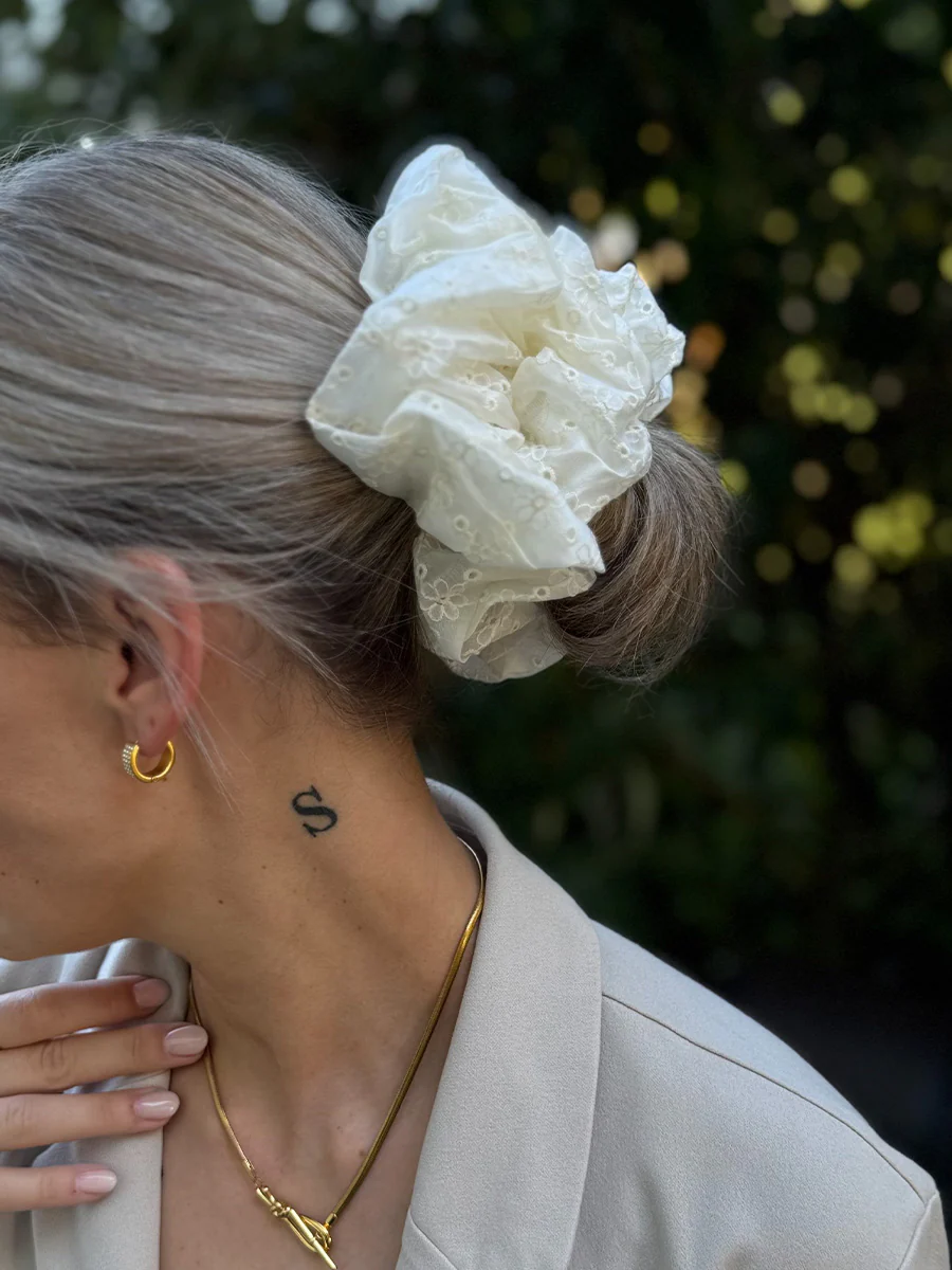 Puffy Lace Scrunchie White - Image 5