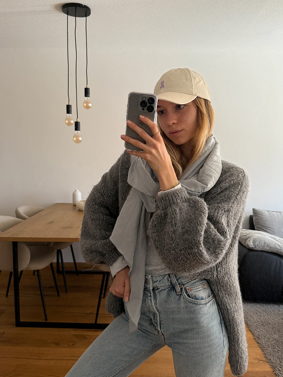 Pure Essence Light Grey Schal - Image 2