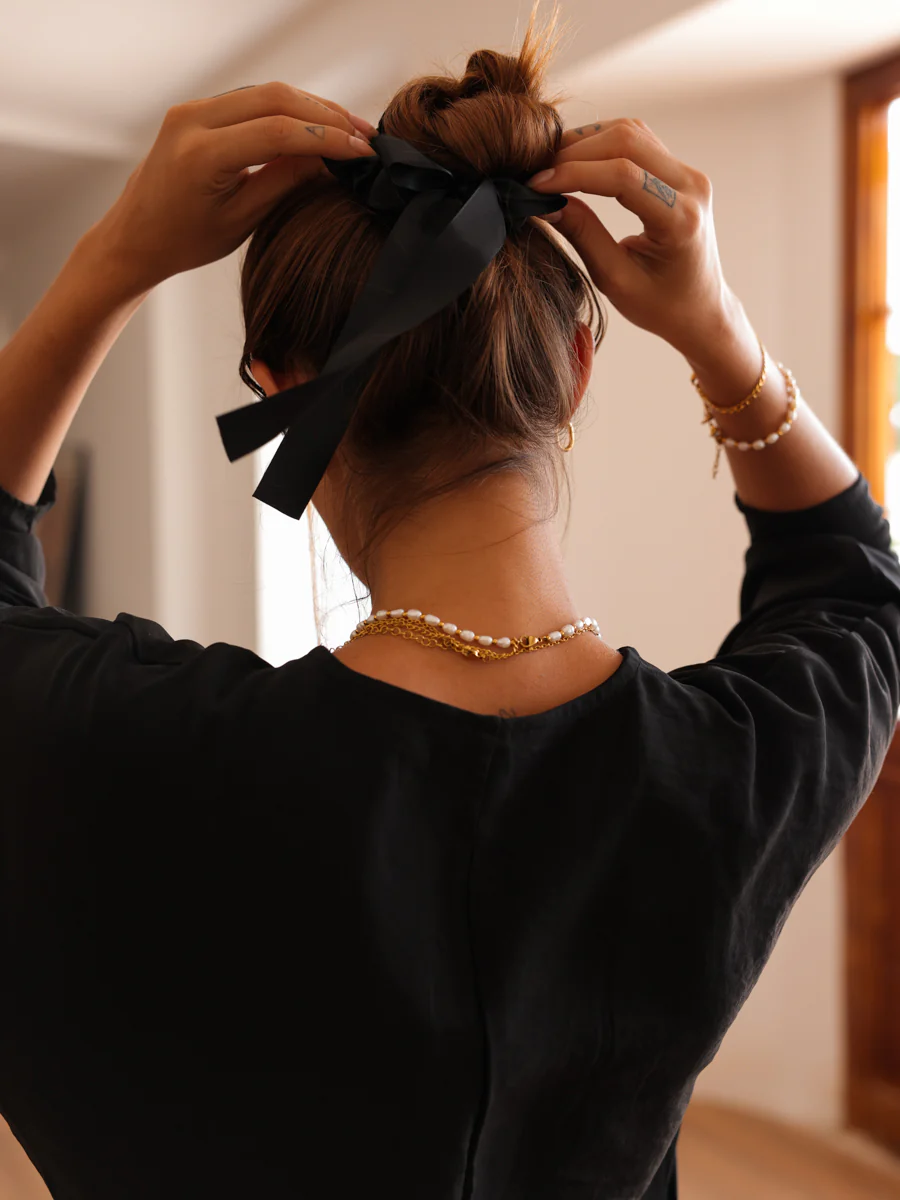Ribbon Glow Black Scrunchie - Image 4