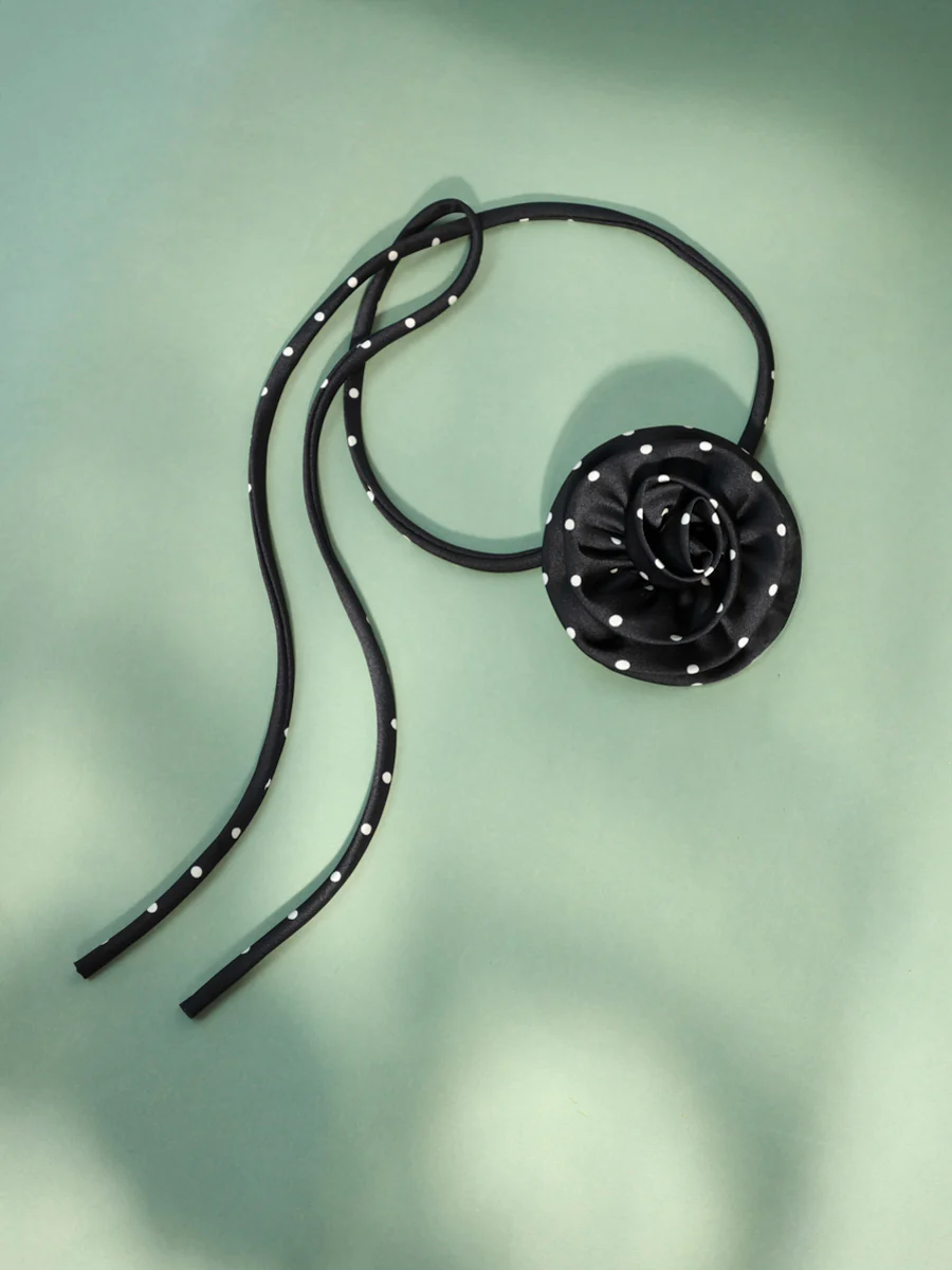 Rose Embrace Black Choker - Image 3