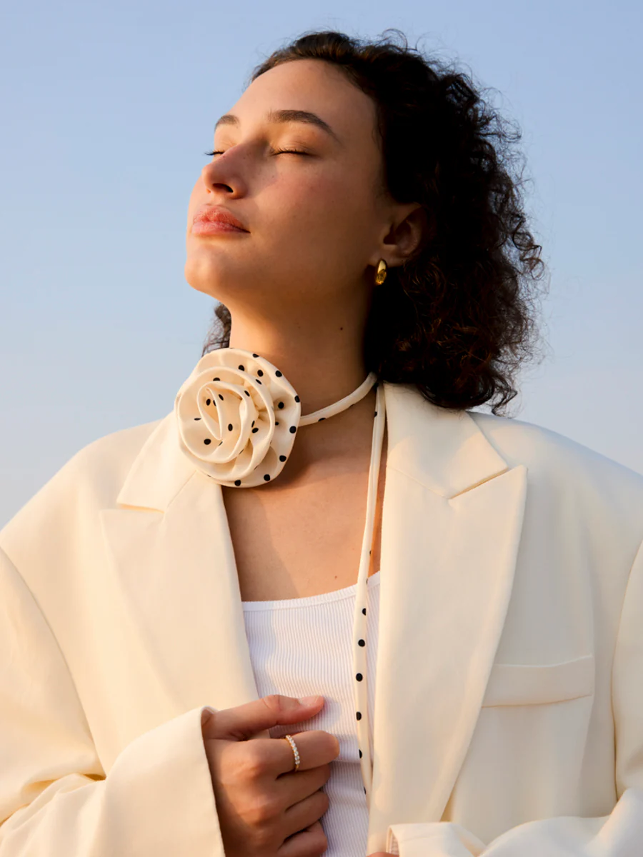 Rose Embrace White Choker - Image 2