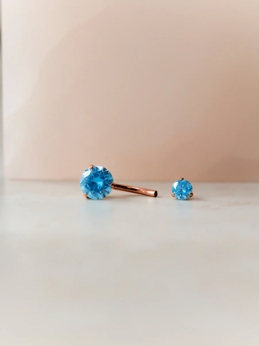 Serene Glow Azure Titan Bauchnabelpiercing - Image 3