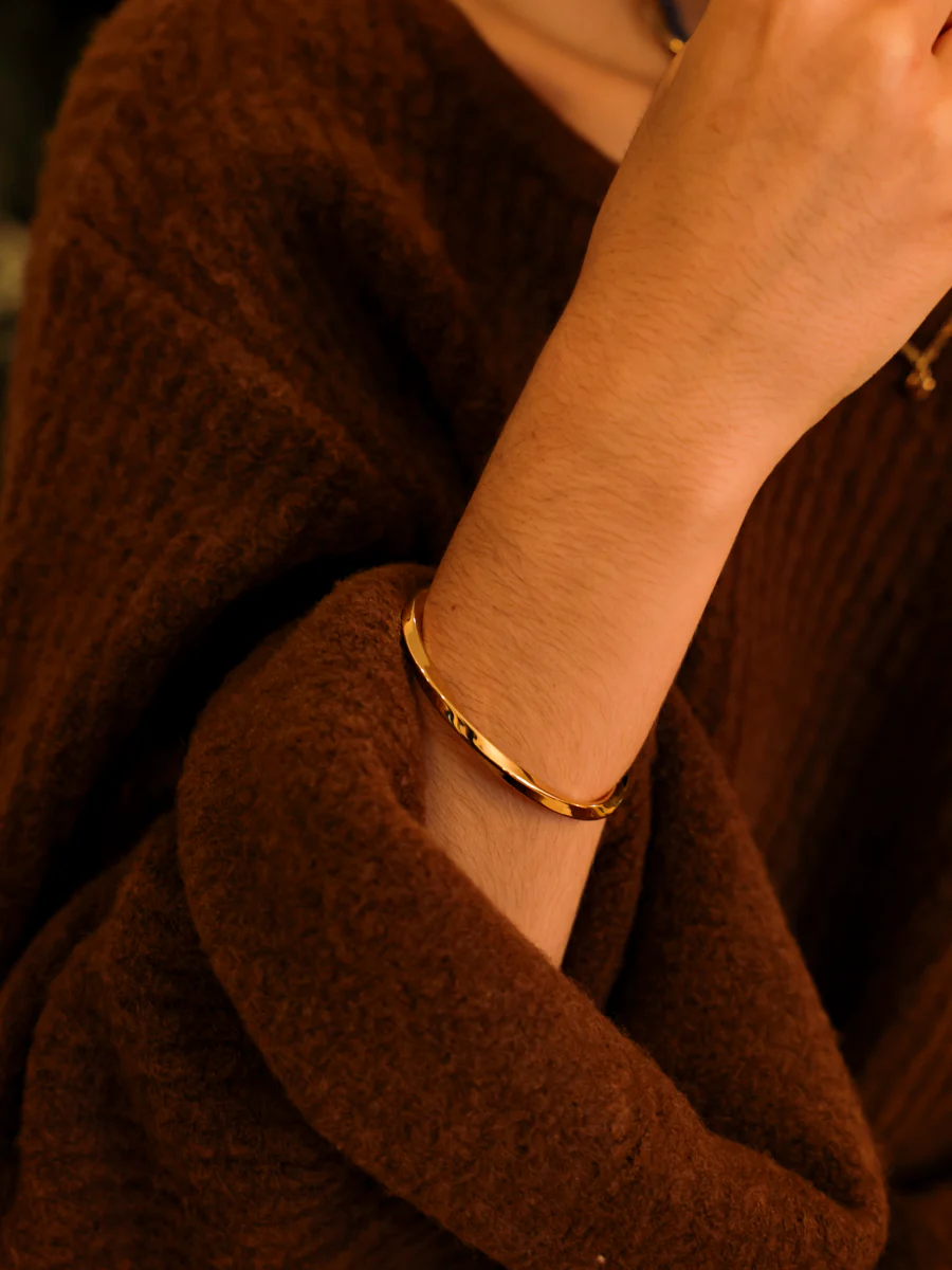 Simple Spiral Armcuff - Image 3