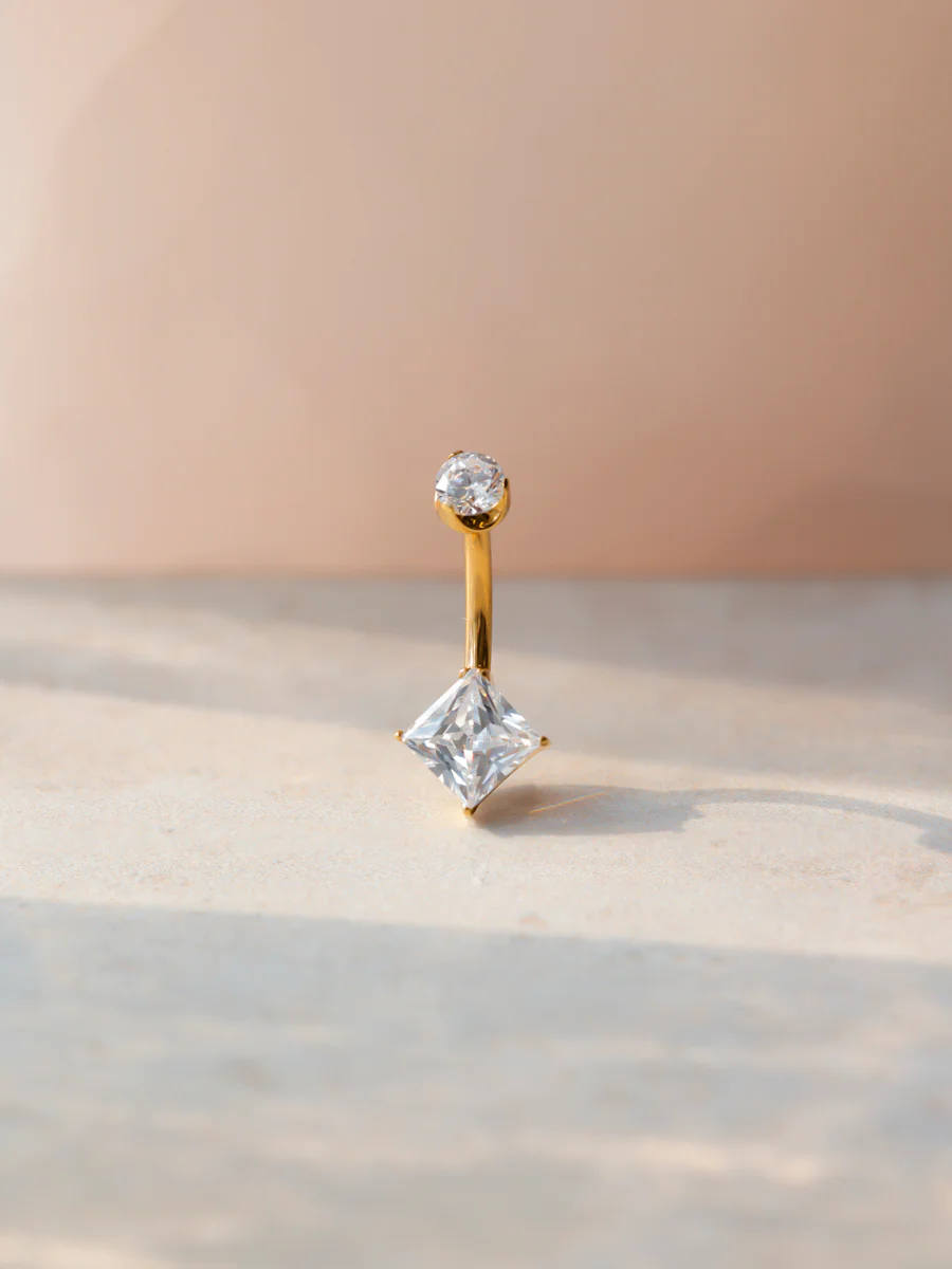 Square Shine Titan Bauchnabelpiercing