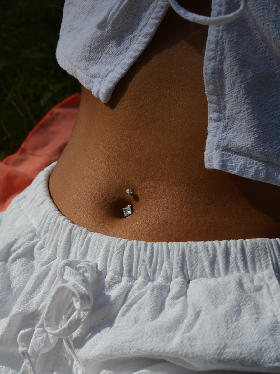 Square Shine Titan Bauchnabelpiercing - Image 2