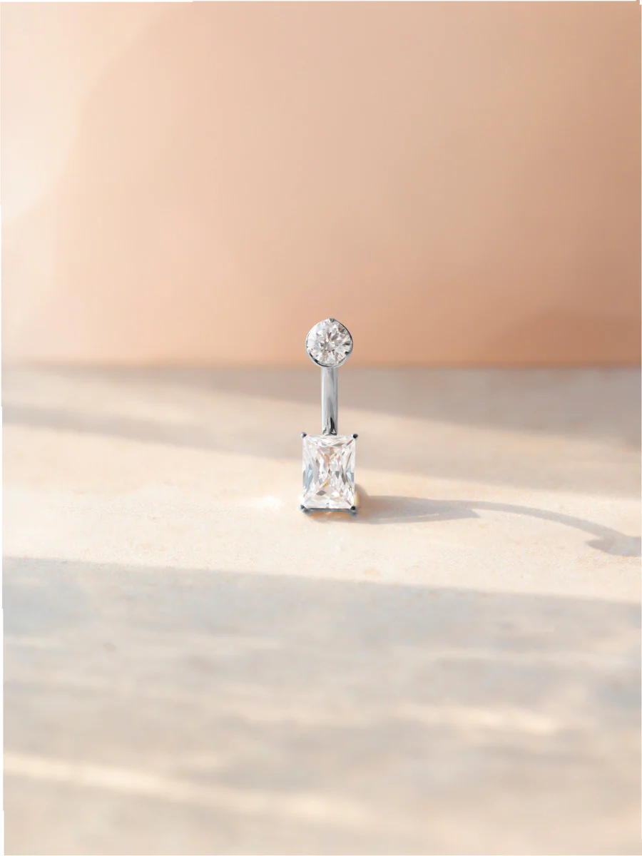 Square Starlight Titan Bauchnabelpiercing - Image 2
