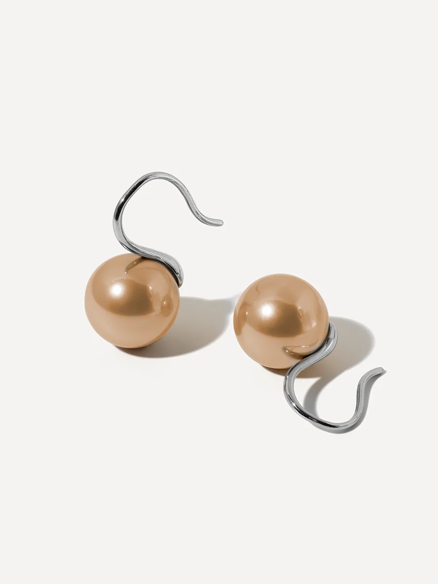 Sway Pearl Coffee Ohrringe - Image 7