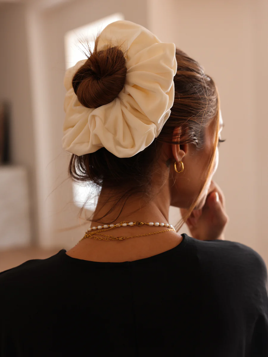 Velvet Dream Off-white Scrunchie - Image 2