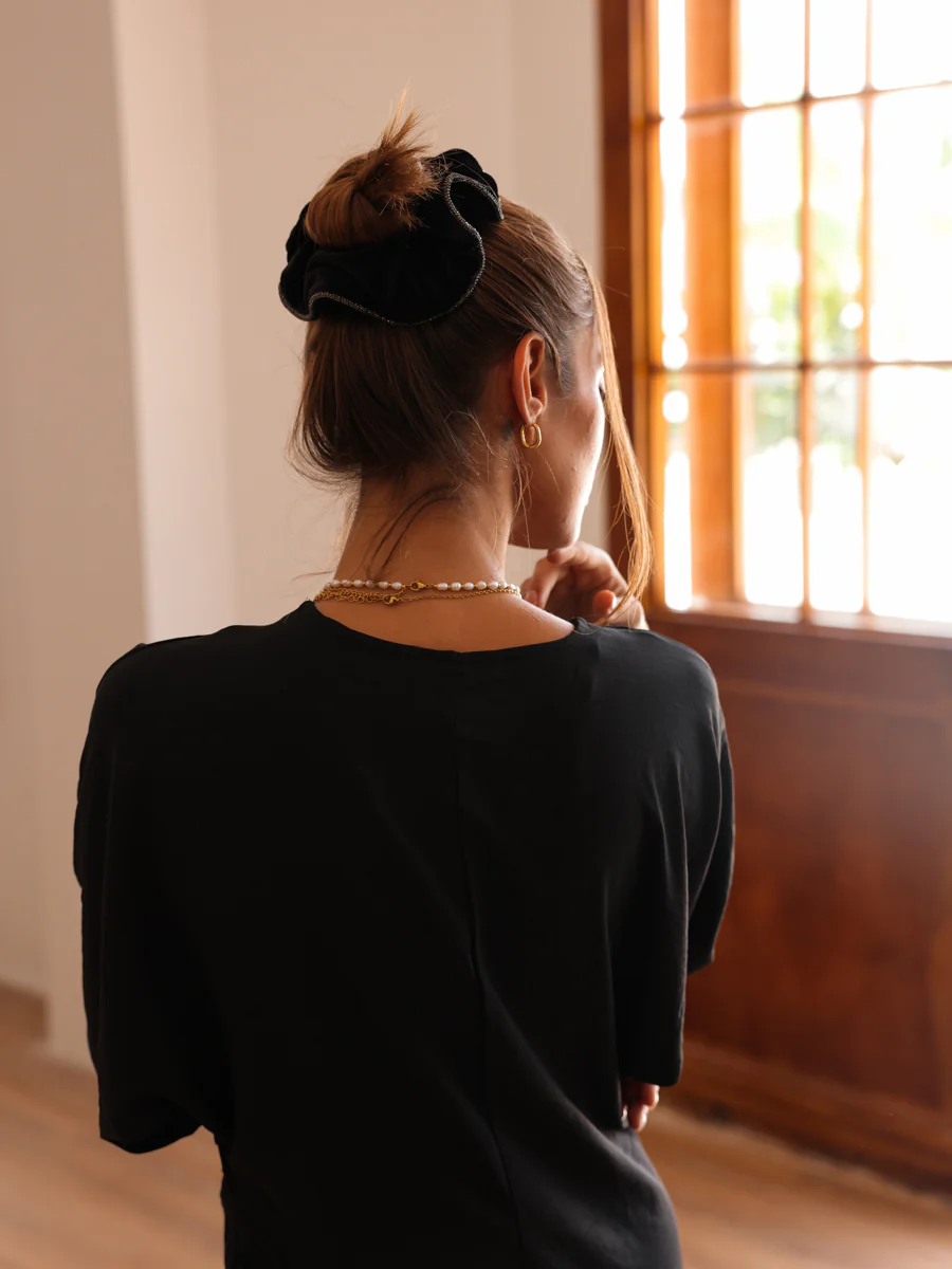 Velvet Glitter Black Scrunchie - Image 3
