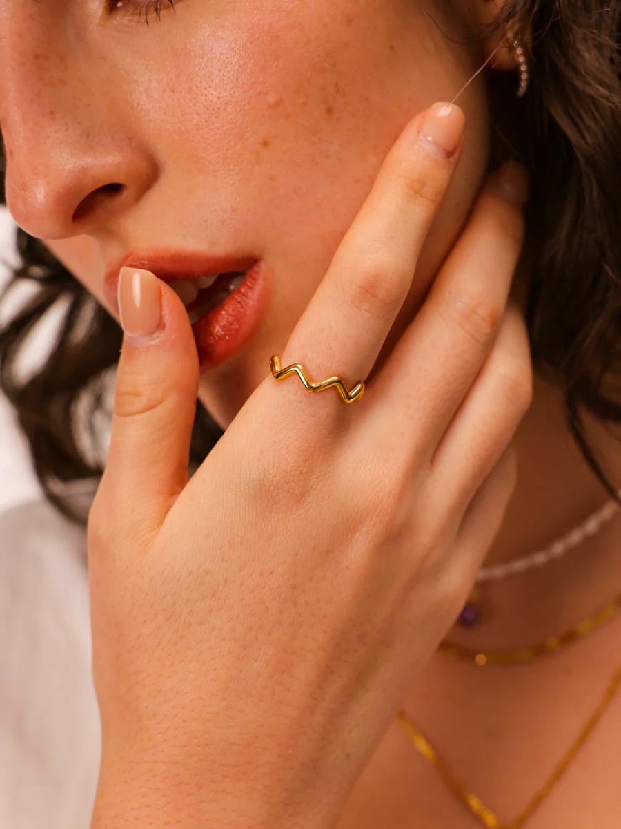 Wave Shaped Ring - Image 3