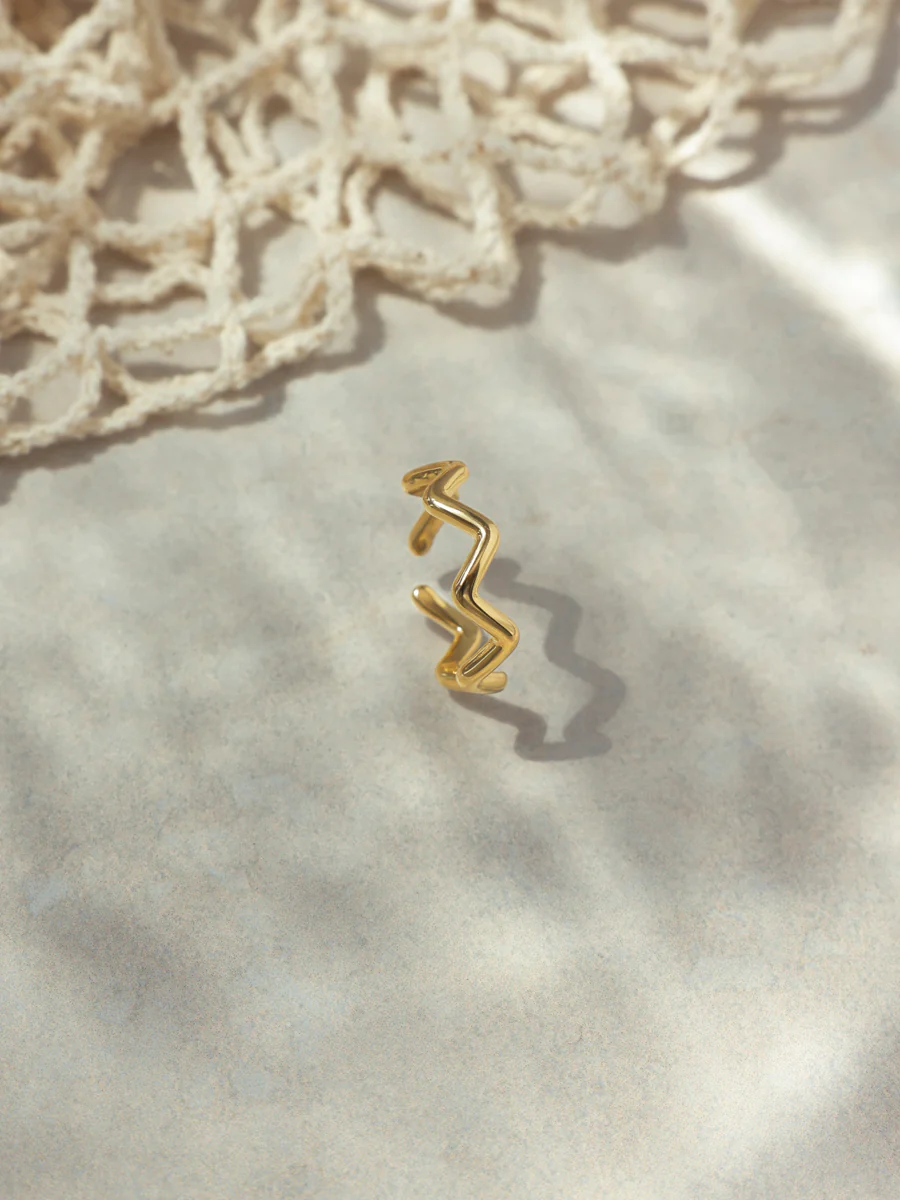 Wave Shaped Ring - Image 4