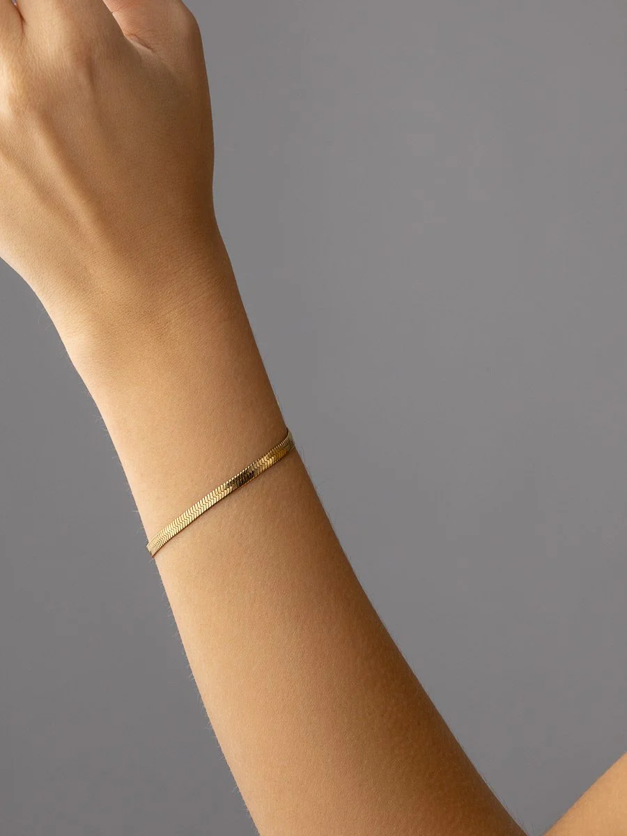 Wide Sleek Armband - Image 3